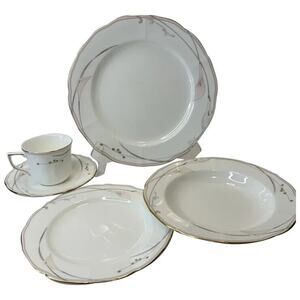 MIKASA Bellamy 5 Piece Place Setting Pink Band & Flowers, Gray Stems, Gold Leave